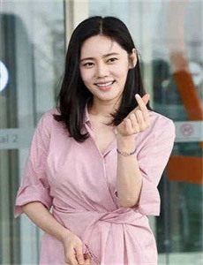她是女王