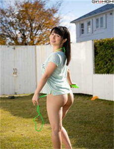 小鹤多姨